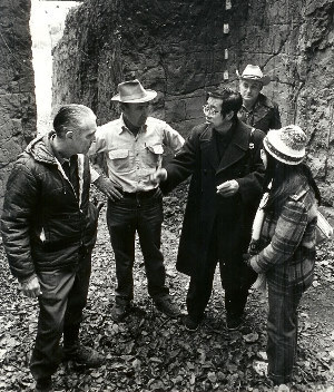photo of archeologists from China tour Horn shelter with Primary Investigator Albert Redder