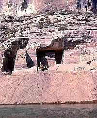 Arenosa Shelter under excavation. Photo from ANRA-NPS Archives at TARL.