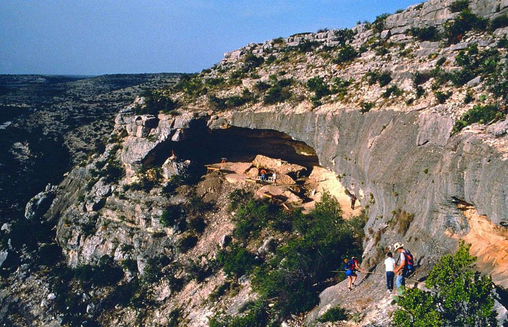 photo of rockshelter in arid canyonland