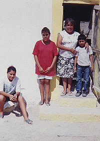 Photo of Candelillera Maria Orozco and her family