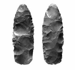 Obverse and reverse views of large Clovis perform