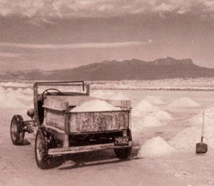 Circa 1930s photo of mining at Salt Flat